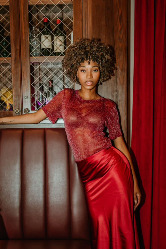 CLOVER MESH TEE METALLIC CRANBERRY